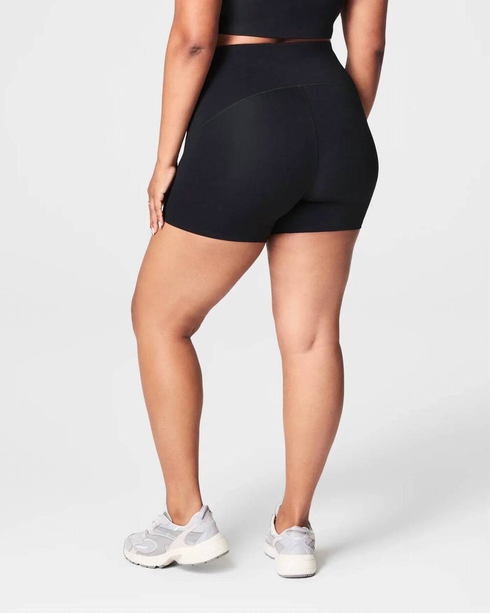 NEW SPANX booty boost active biker shorts in very black - Picture 7 of 7
